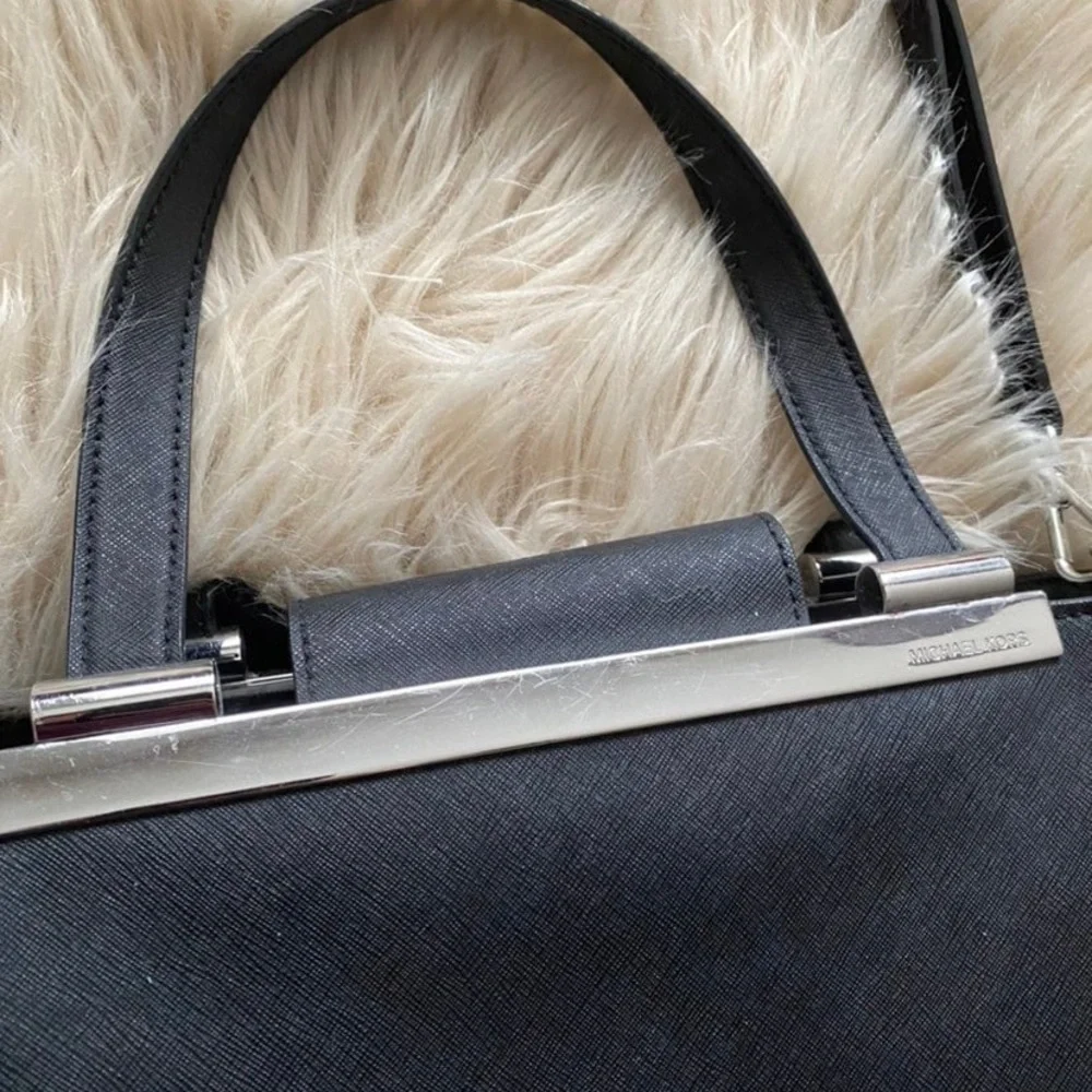 Michael Kors Bag - Picture 2 of 5
